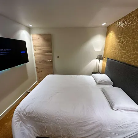 Luxury Ski-in Ski-out 4br With 4 Baths - *