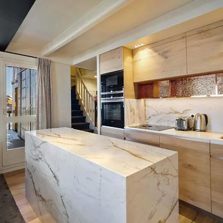 Luxury Ski-in Ski-out 4br With 4 Baths -