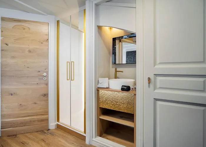 Luxury 4br With 4 Baths - - D' Emeraude *