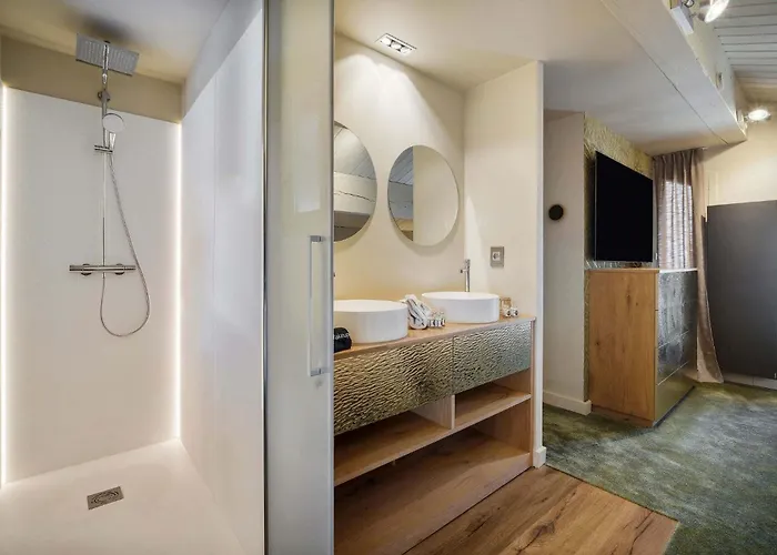 Luxury 4br With 4 Baths - - D' Emeraude شقة